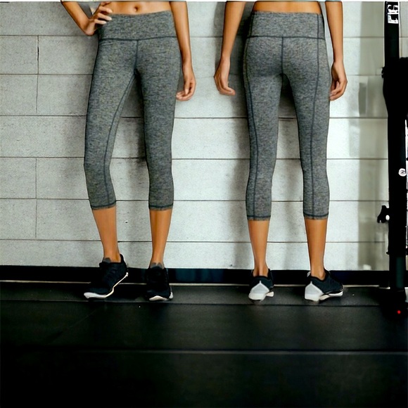Pants - Victoria’s Secret Knockout capri leggings